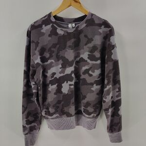 Z By Zella Sweatshirt Size Medium Dark And Light Gray Camo Print  Long Sleeve